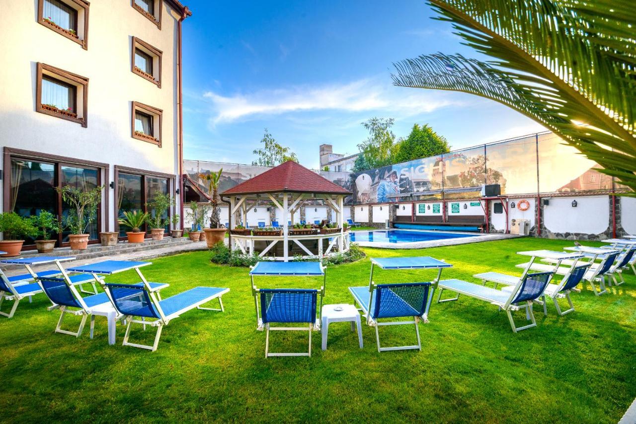 Hotel Korona Сигишоара Экстерьер фото