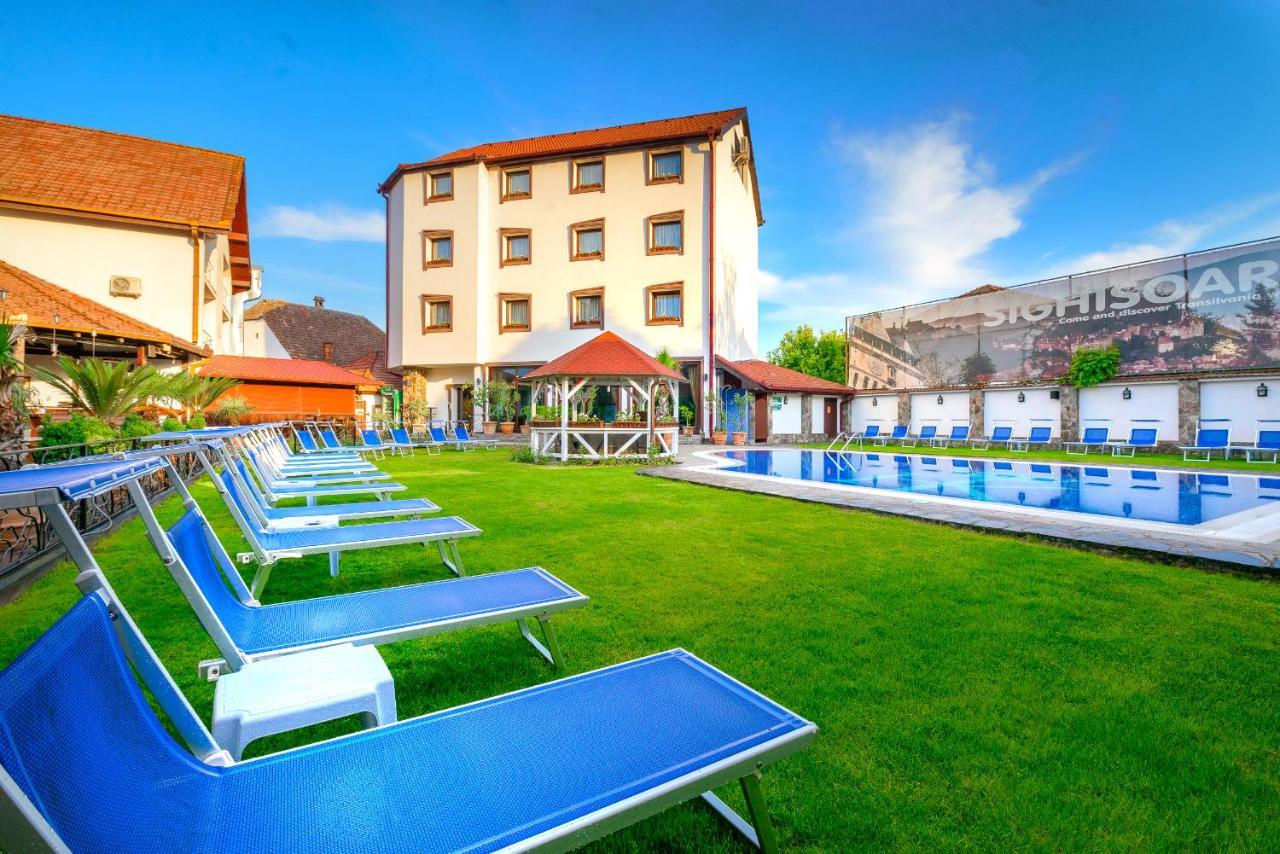 Hotel Korona Сигишоара Экстерьер фото