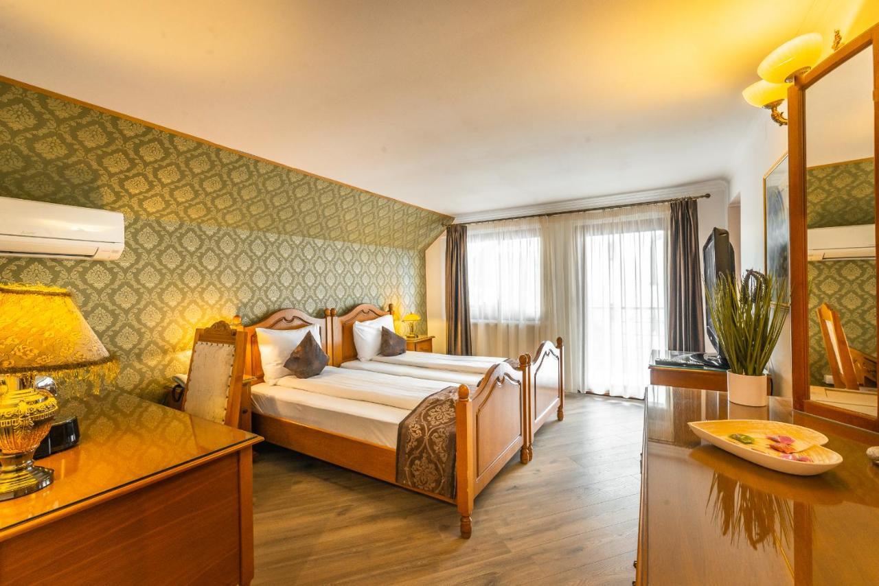 Hotel Korona Сигишоара Экстерьер фото