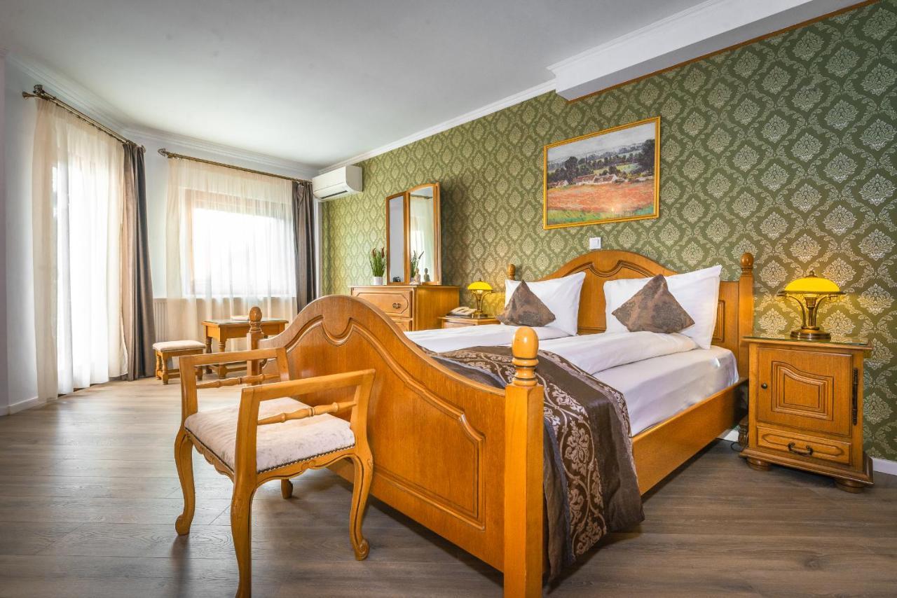Hotel Korona Сигишоара Экстерьер фото
