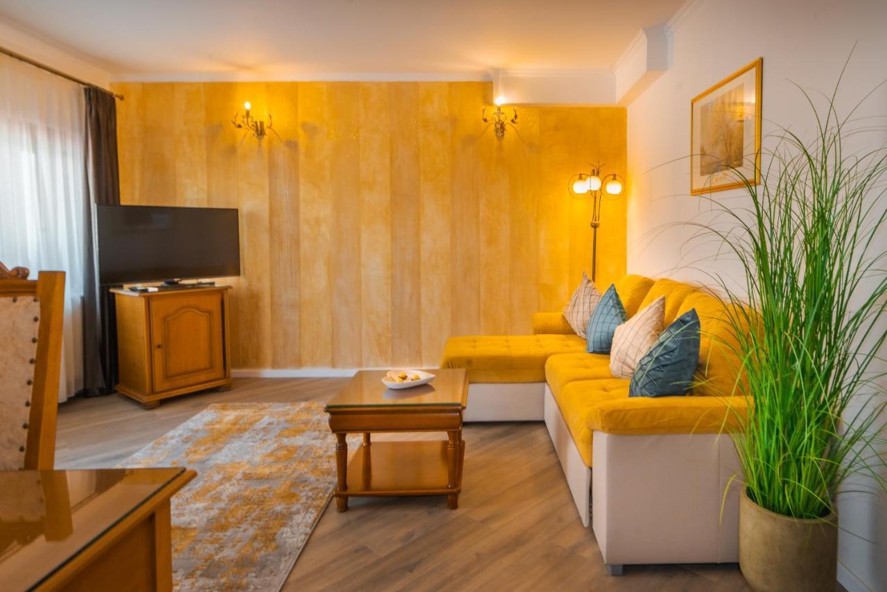 Hotel Korona Сигишоара Экстерьер фото