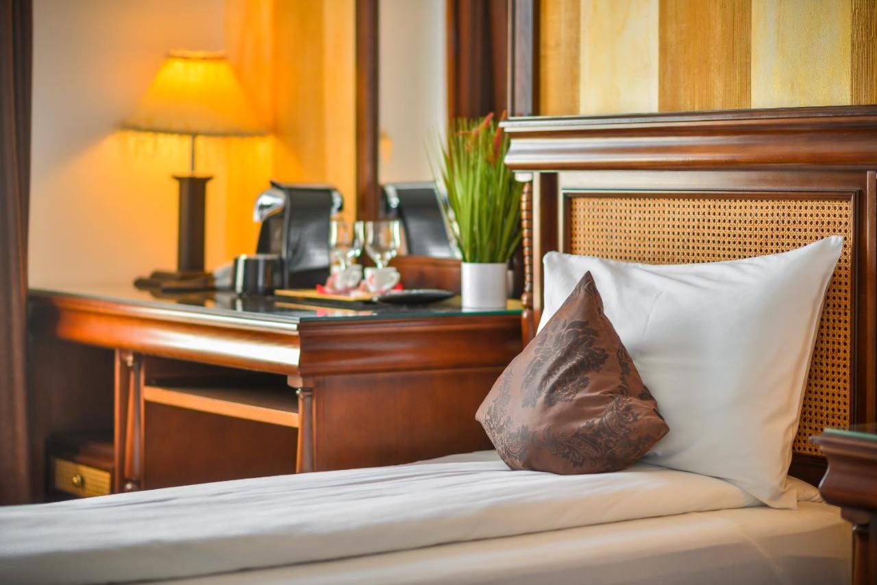 Hotel Korona Сигишоара Экстерьер фото
