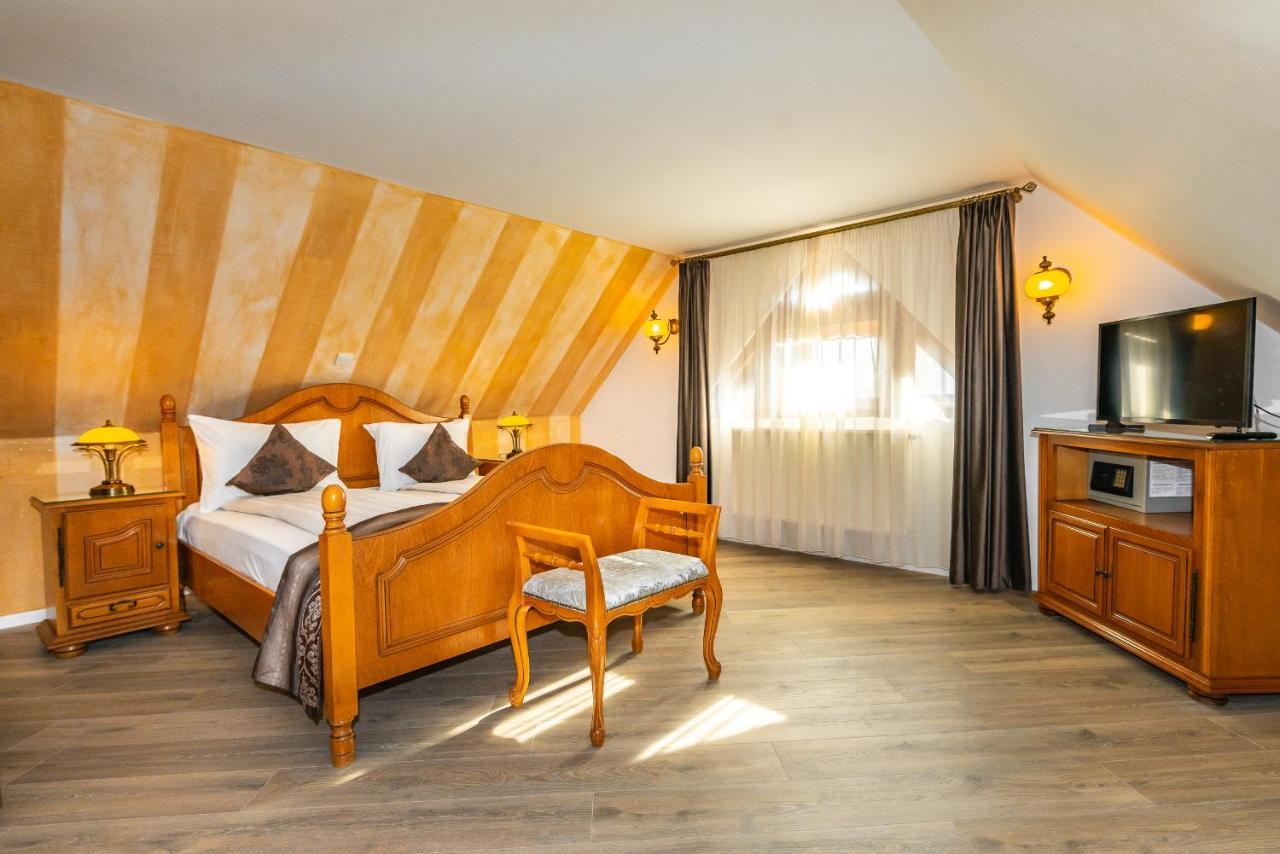 Hotel Korona Сигишоара Экстерьер фото