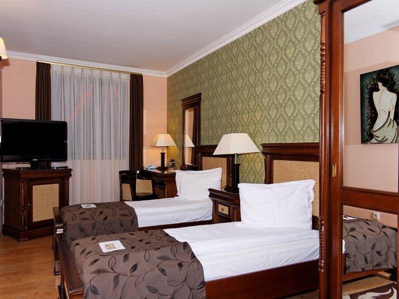 Hotel Korona Сигишоара Экстерьер фото