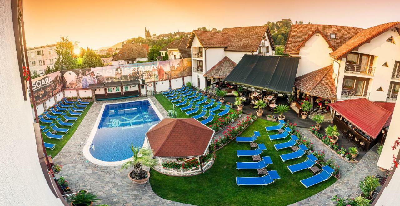 Hotel Korona Сигишоара Экстерьер фото